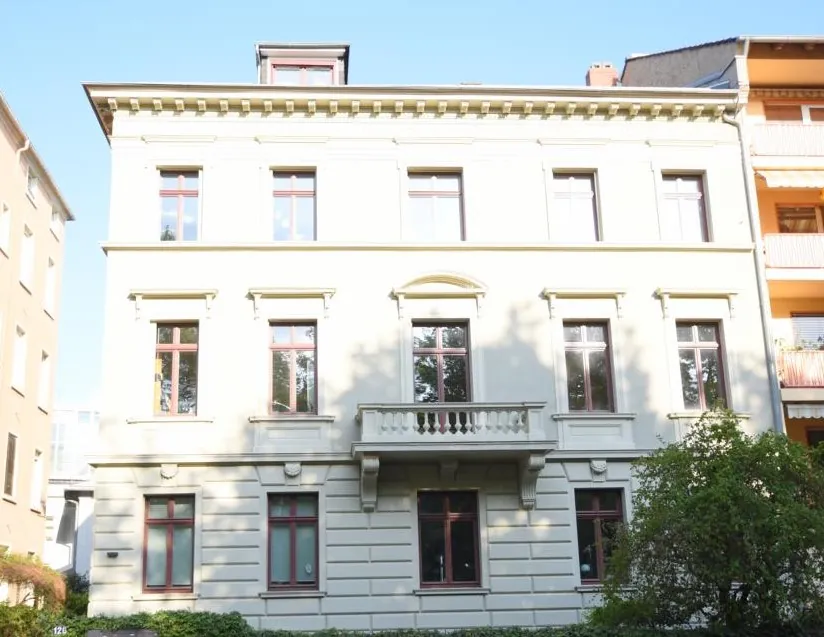 Betreutes Stadthaus in Frankfurt-Nordend mit gepflegter Fassade