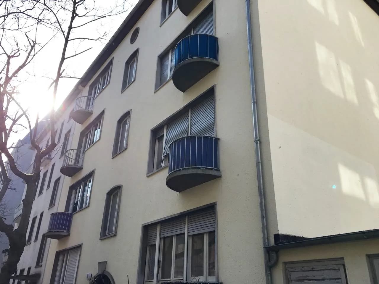 Betreutes Mehrfamilienhaus in Frankfurt-Westend mit Balkonen